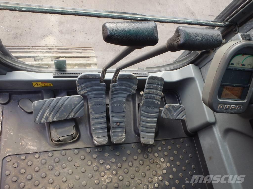 Volvo EC 140 B LC حفارات زحافة