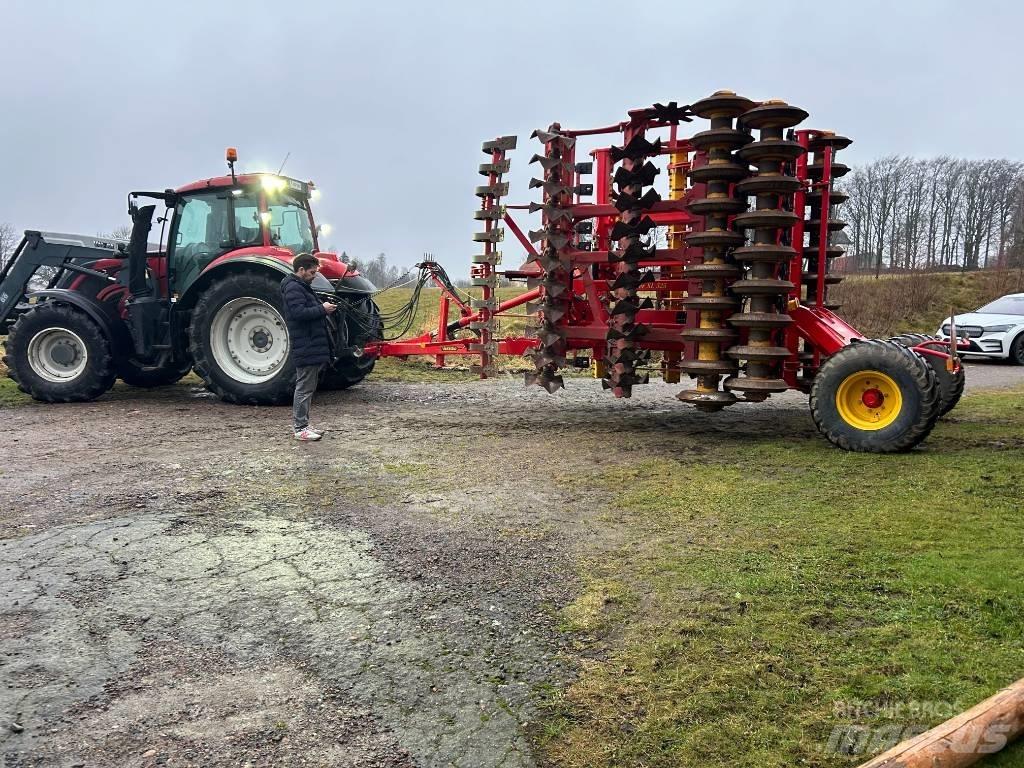 Valtra T 234 Active الجرارات
