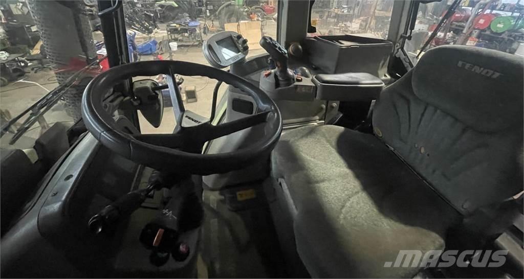 Fendt 820 Vario الجرارات
