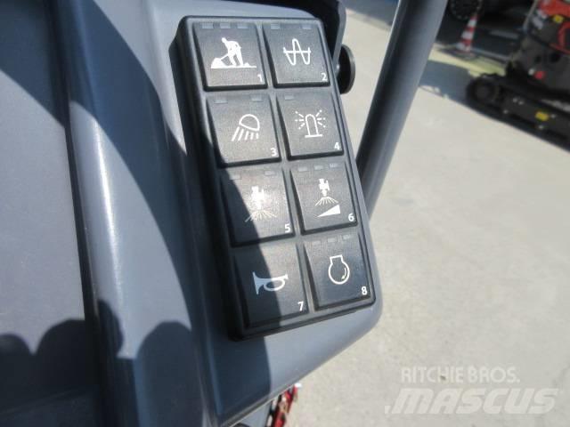 Dynapac CC 1300 VI مداحل ثنائية الاسطوانة