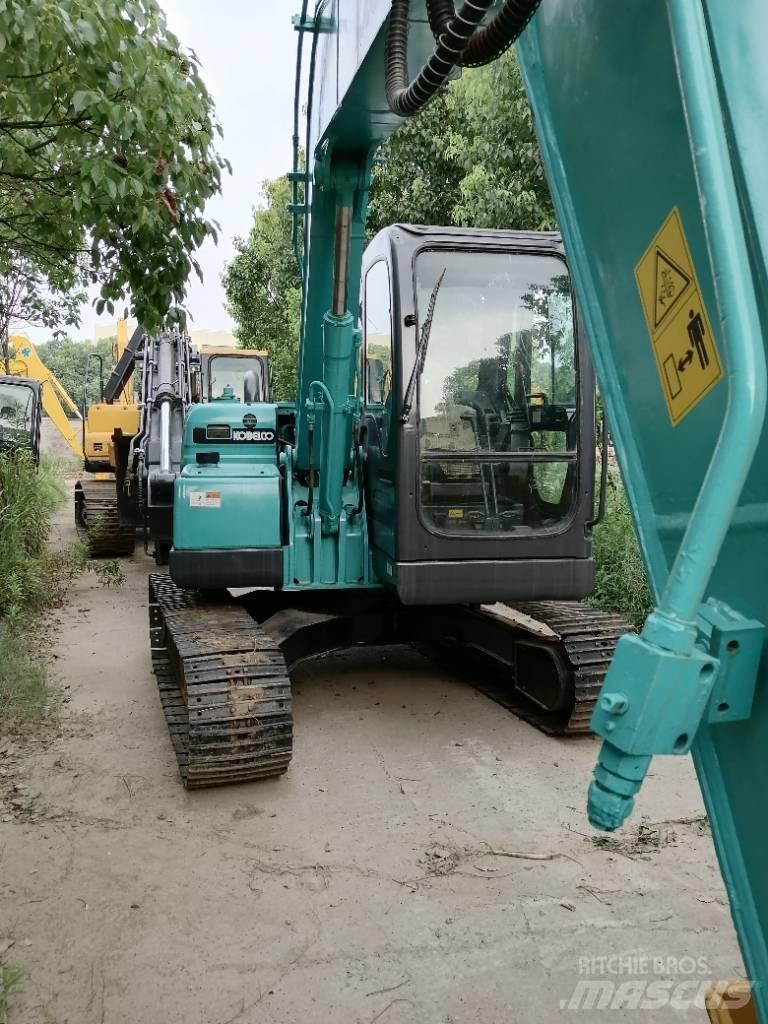 Kobelco SK 75 حفارات زحافة