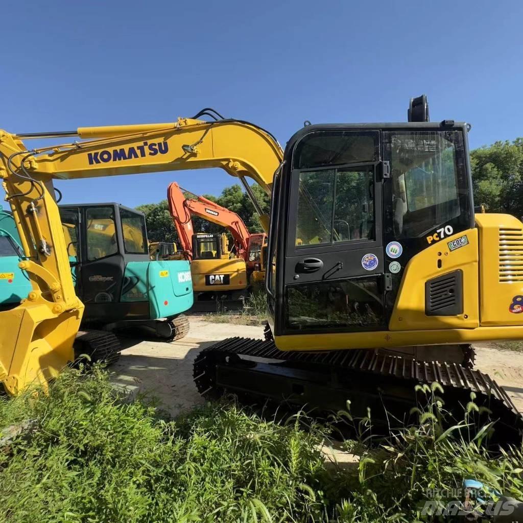 Komatsu PC 70 حفارات زحافة