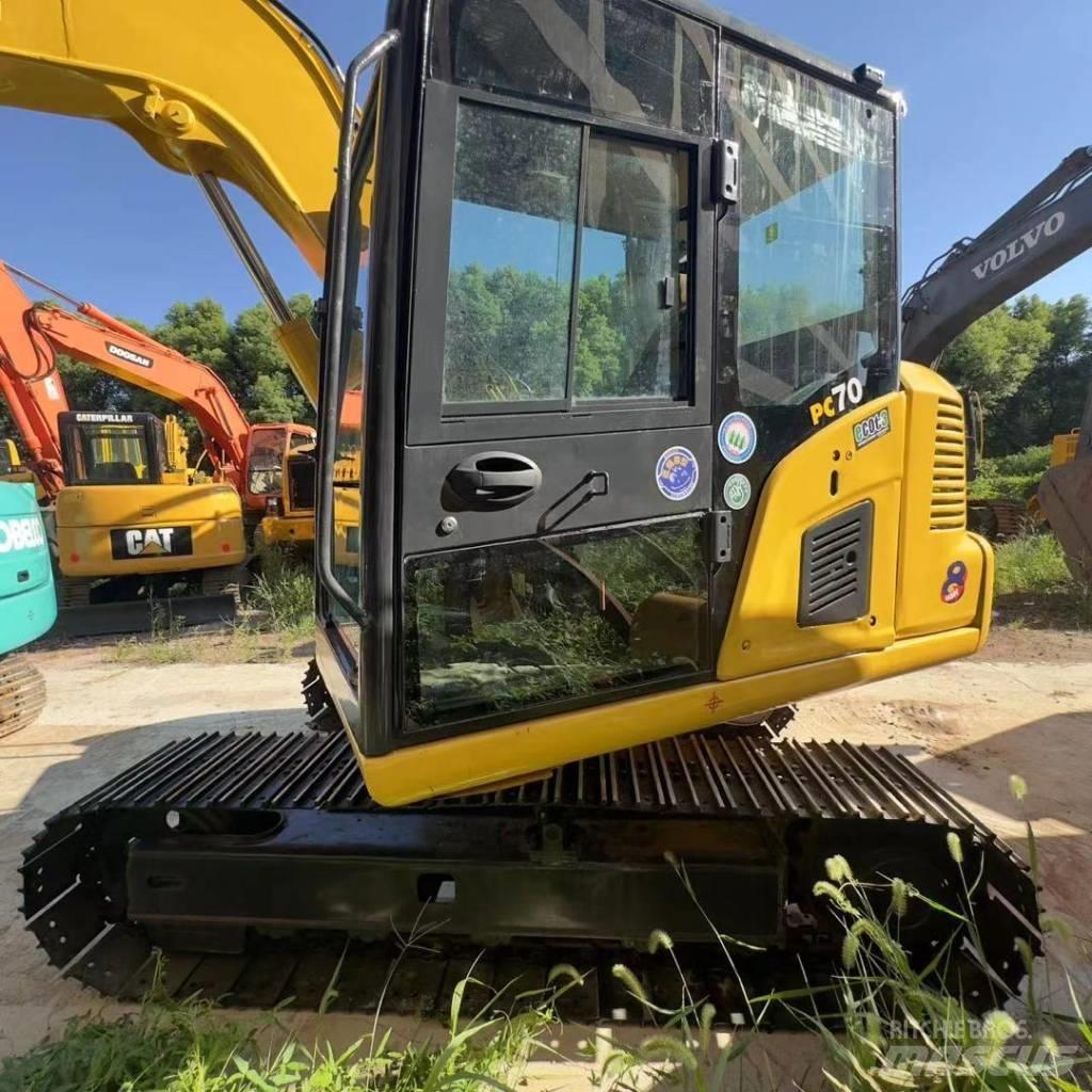 Komatsu PC 70 حفارات زحافة