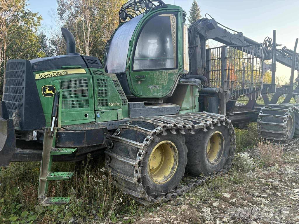 John Deere 1510 E شاحنات