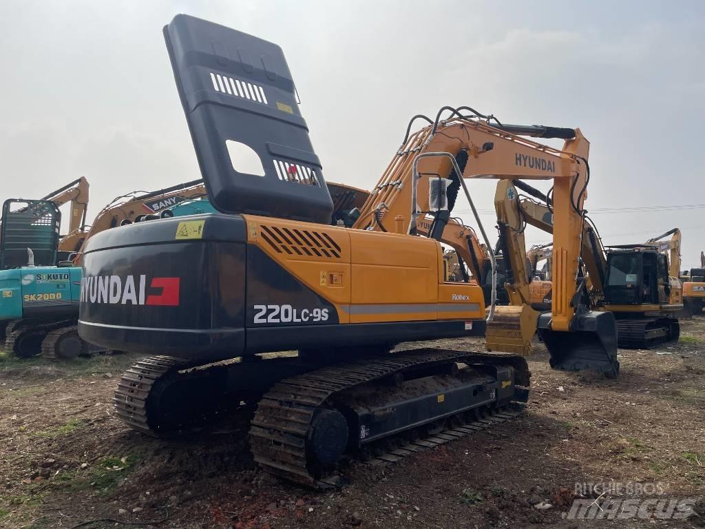 Hyundai 220-9S حفارات زحافة