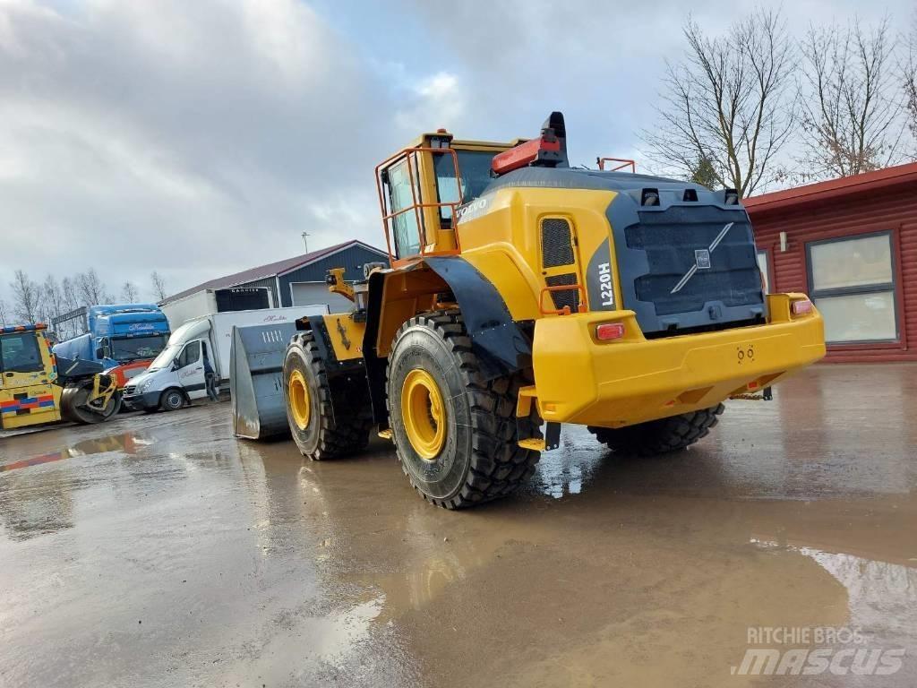Volvo L 220 H لوادر بعجل