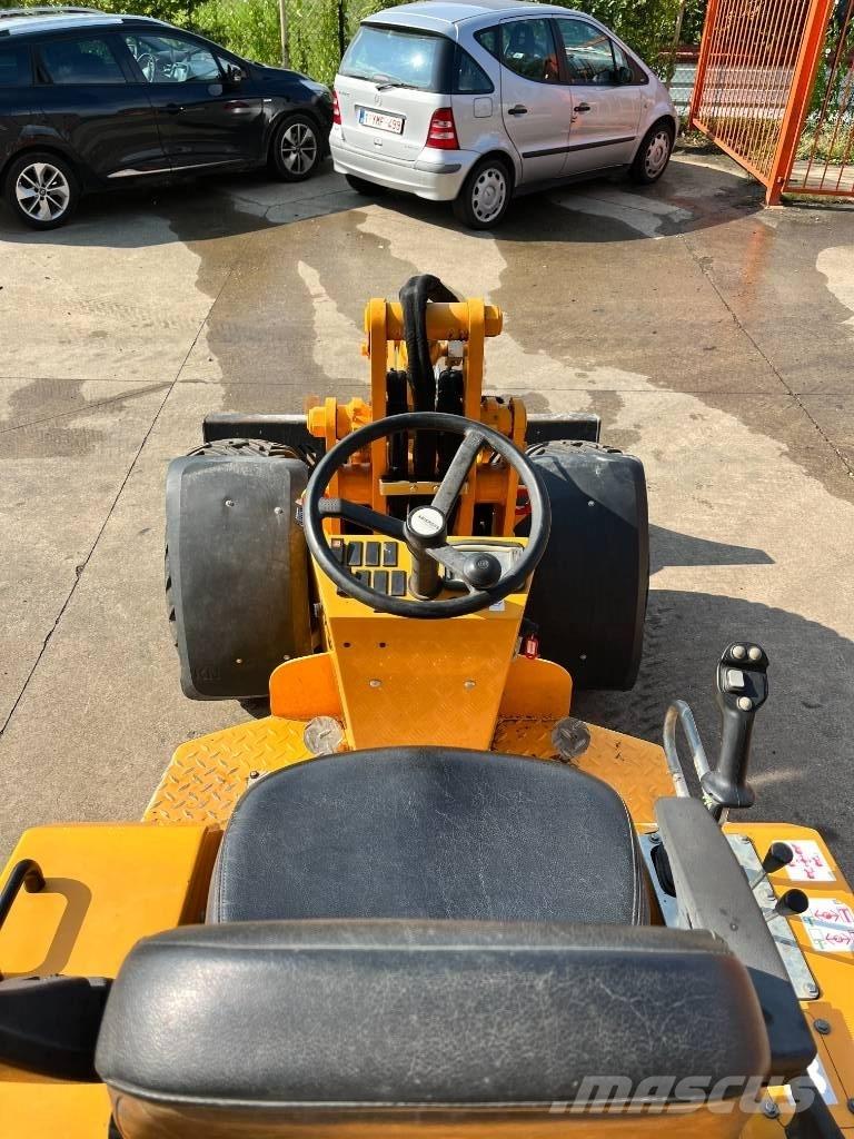 Knikmops KM 250 لوادر بعجل