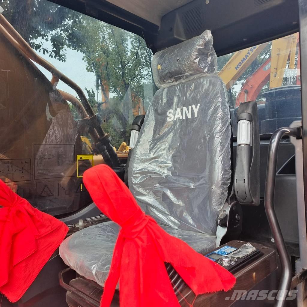 Sany SY 215 C حفارات زحافة
