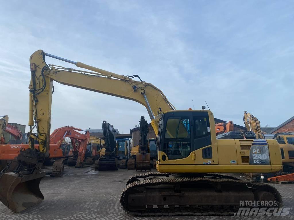 Komatsu PC 240 LC-8 حفارات زحافة