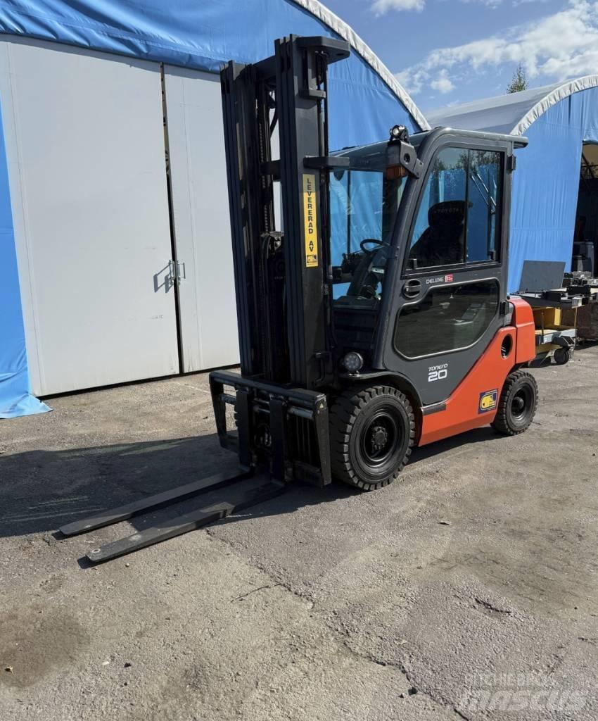 Toyota truck 8 FDF20 شاحنات الديزل
