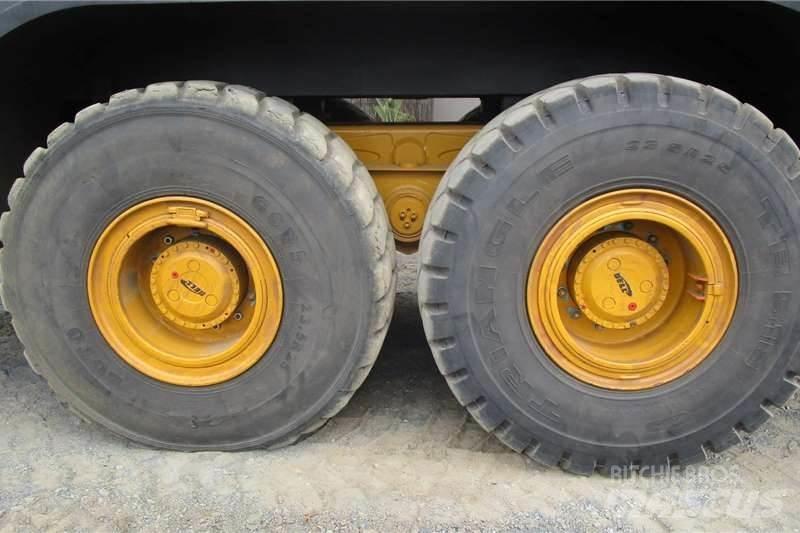 Bell B25D 23000L شاحنات أخرى