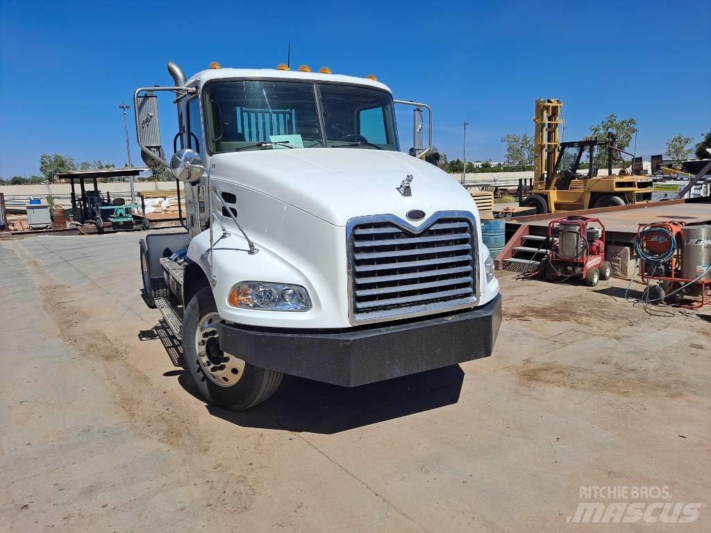 Mack CX612 وحدات الجر