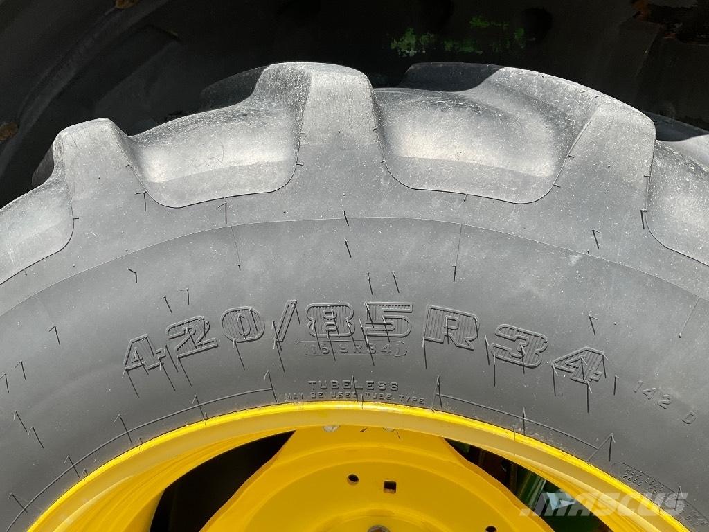 John Deere 5100 R الجرارات