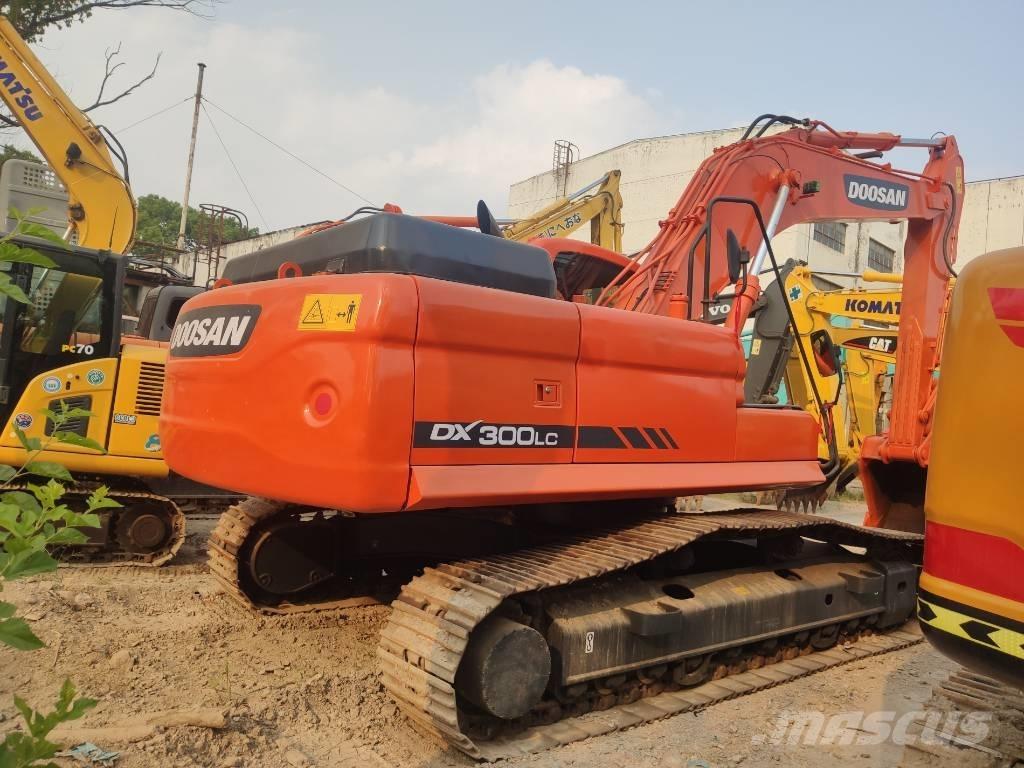 Doosan dx300 حفارات زحافة