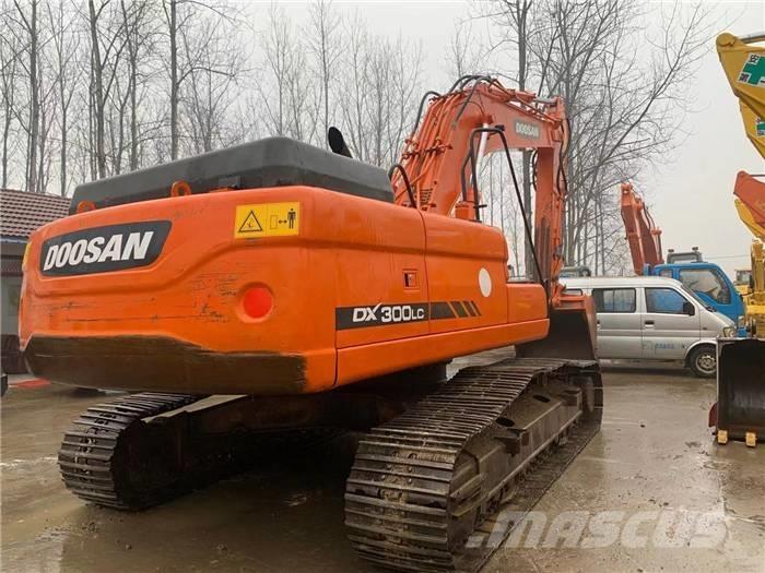 Doosan dx300 حفارات زحافة
