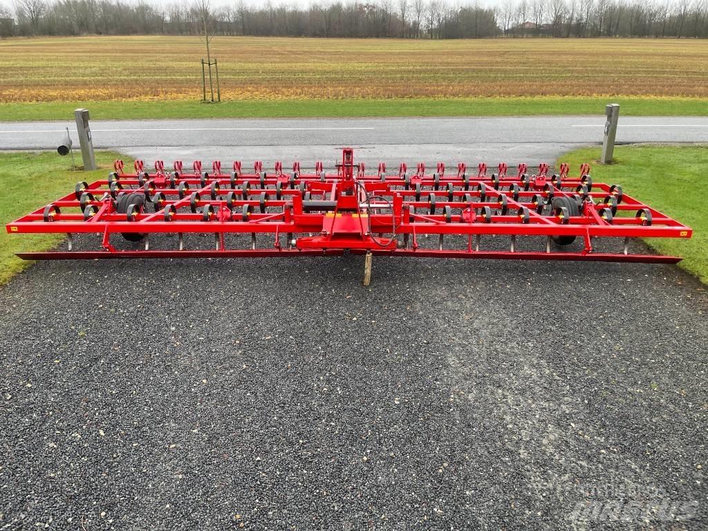 Väderstad NZM 600 كاسحات