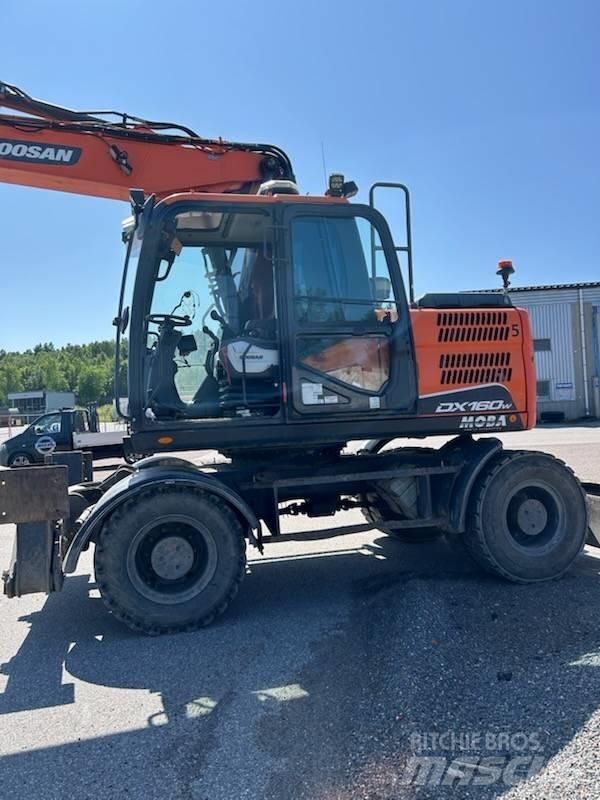 Doosan DX 160 w-5 حفارات بعجل