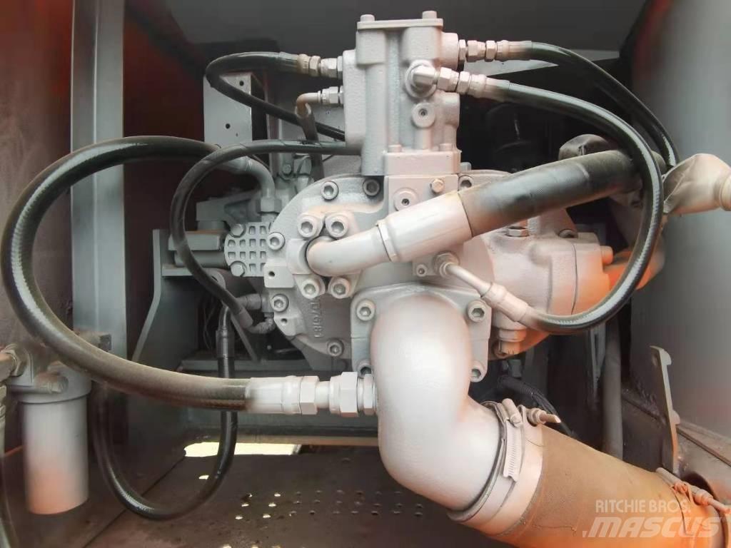 Hitachi EX 200 حفارات زحافة