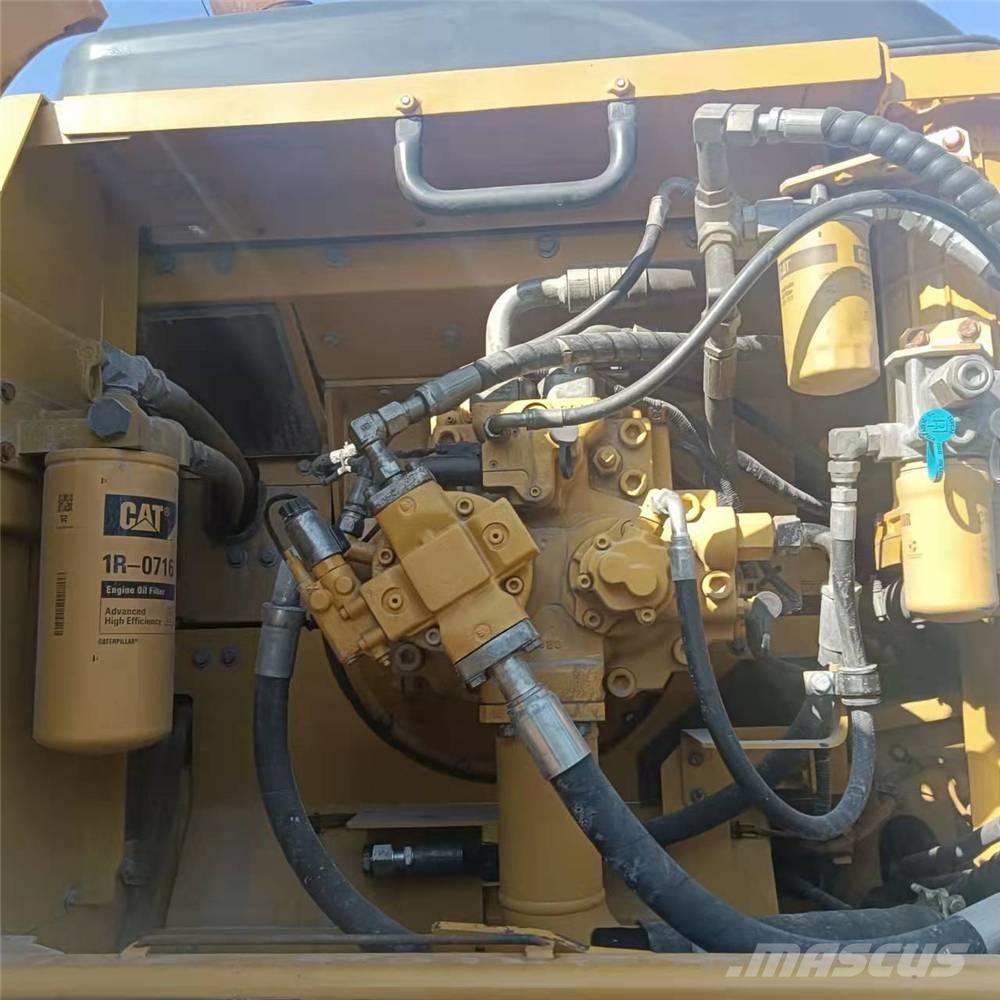 CAT 336D حفارات زحافة