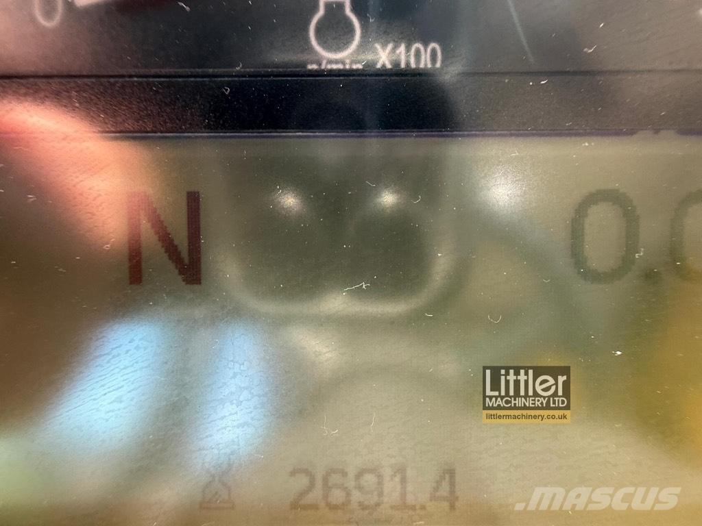 CAT 775 G ساحبات مفصلية