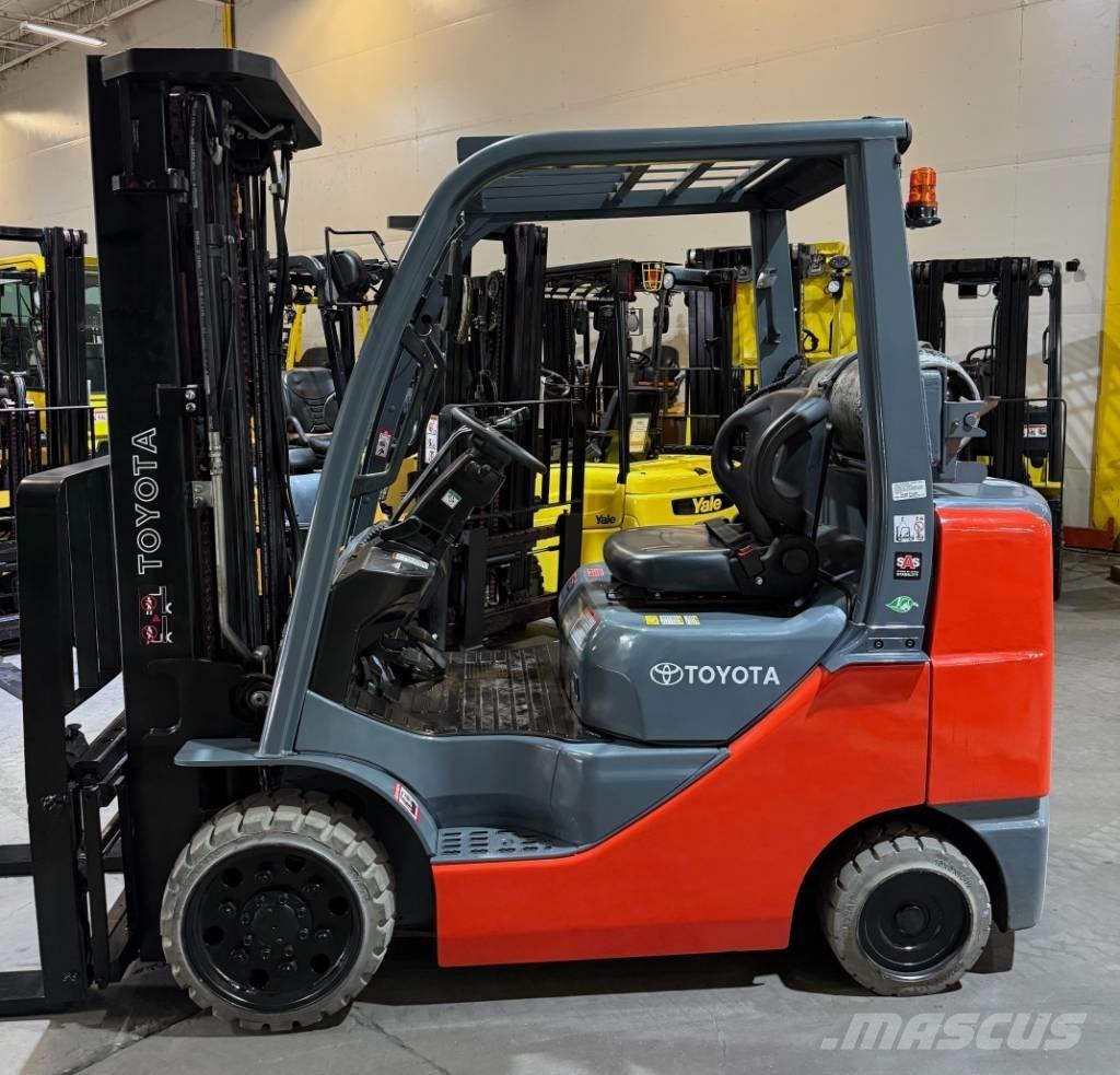 Toyota 8 FGCU 30 شاحنات ذات رافعات شوكية - أخرى