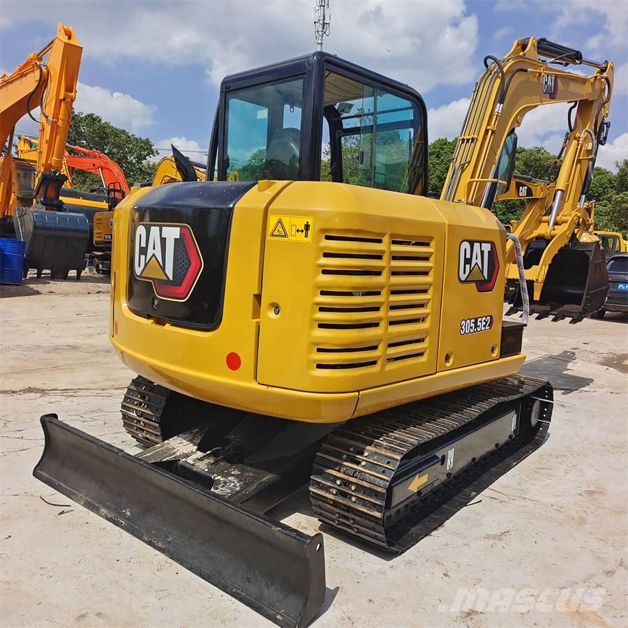 CAT 305.5 E حفارات زحافة