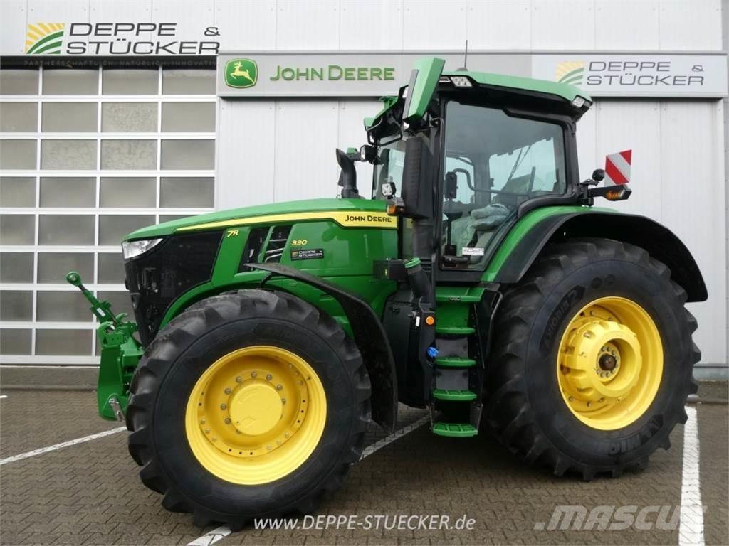 John Deere 7R 330 الجرارات