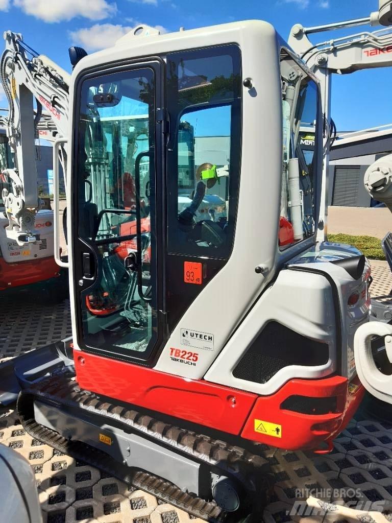 Takeuchi TB225 V3 حفارات صغيرة أقل من 7 طن (حفارات صغيرة)