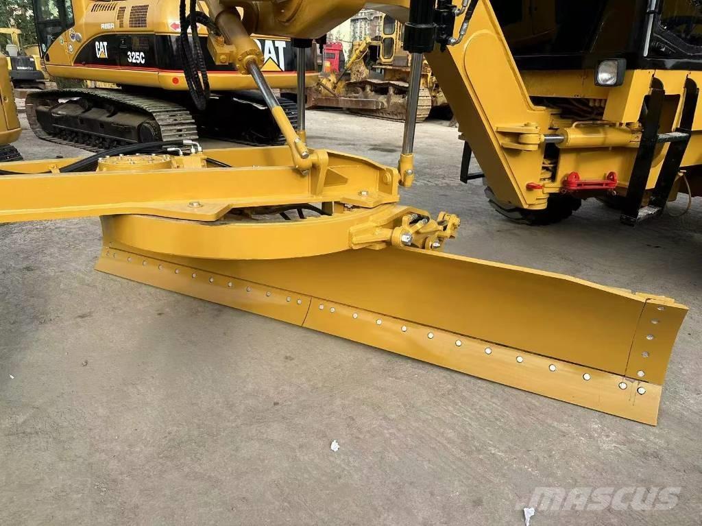 CAT CAT140H معدات تمهيد الطرق