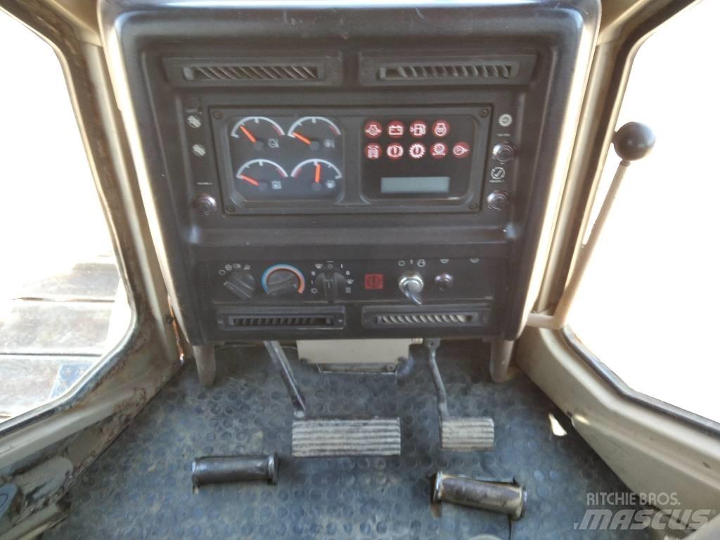 CAT D 6 M LGP بلدوزرات مجنزرة