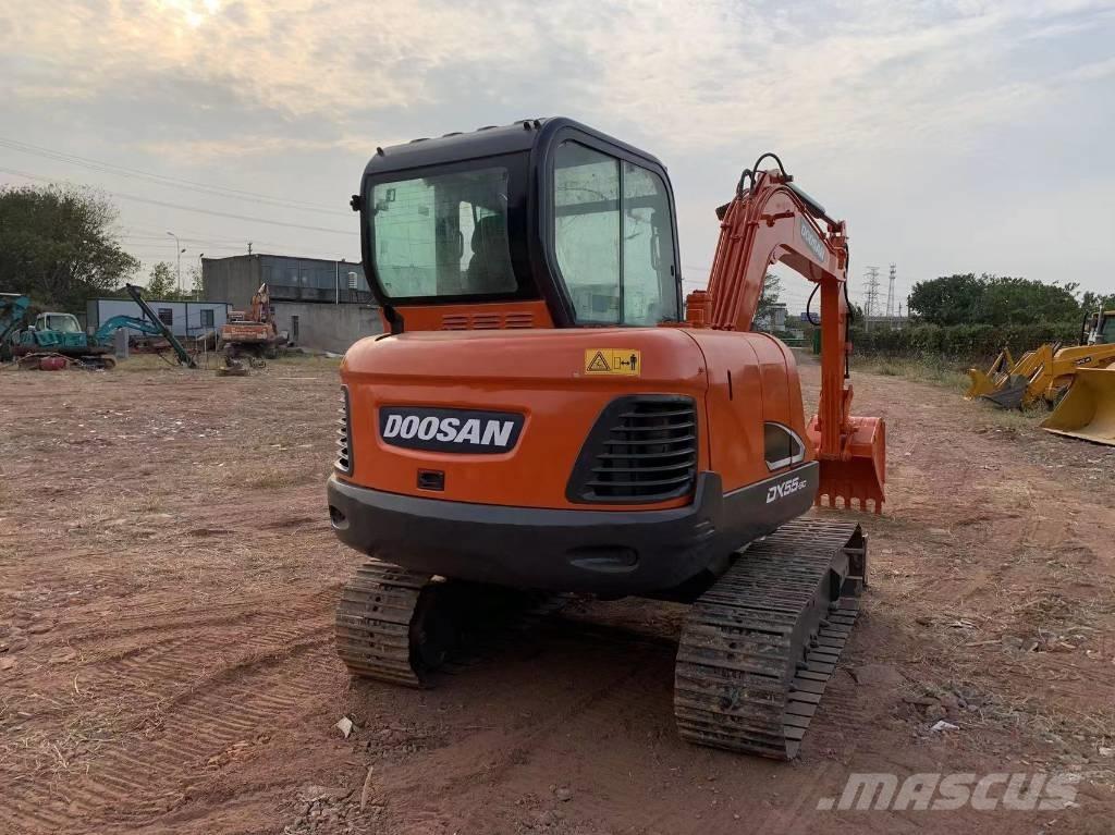 Doosan DX 55 حفارات صغيرة أقل من 7 طن (حفارات صغيرة)
