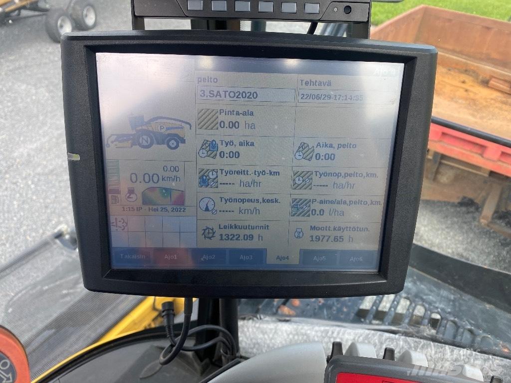 New Holland FR 500 علافات ذاتية الدفع