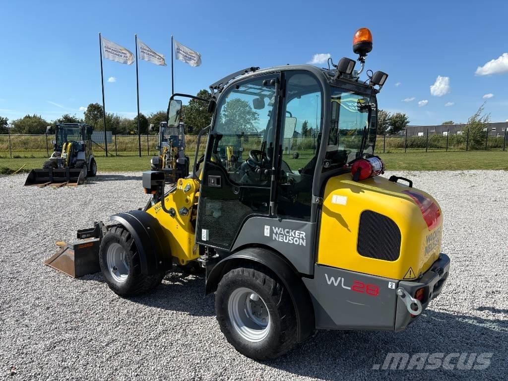 Wacker Neuson WL 28 لوادر بعجل