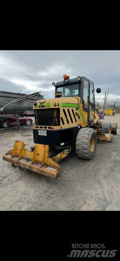 PSI M413XT معدات تمهيد الطرق