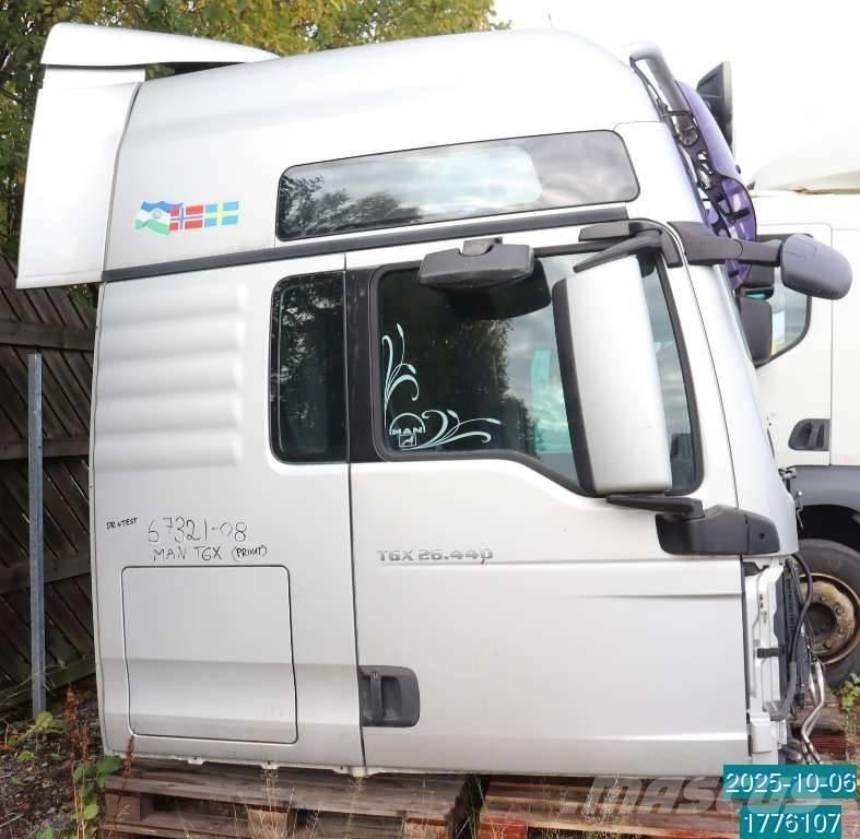 MAN TGX 26.440 كابينة والداخلية