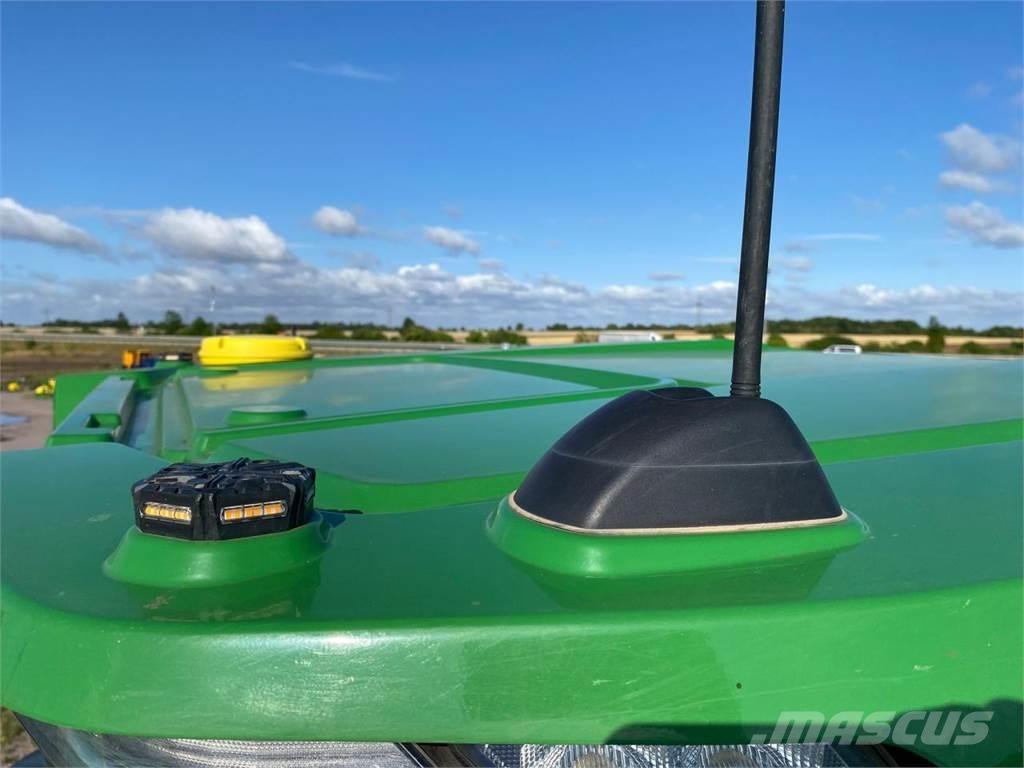 John Deere 7R 330 الجرارات