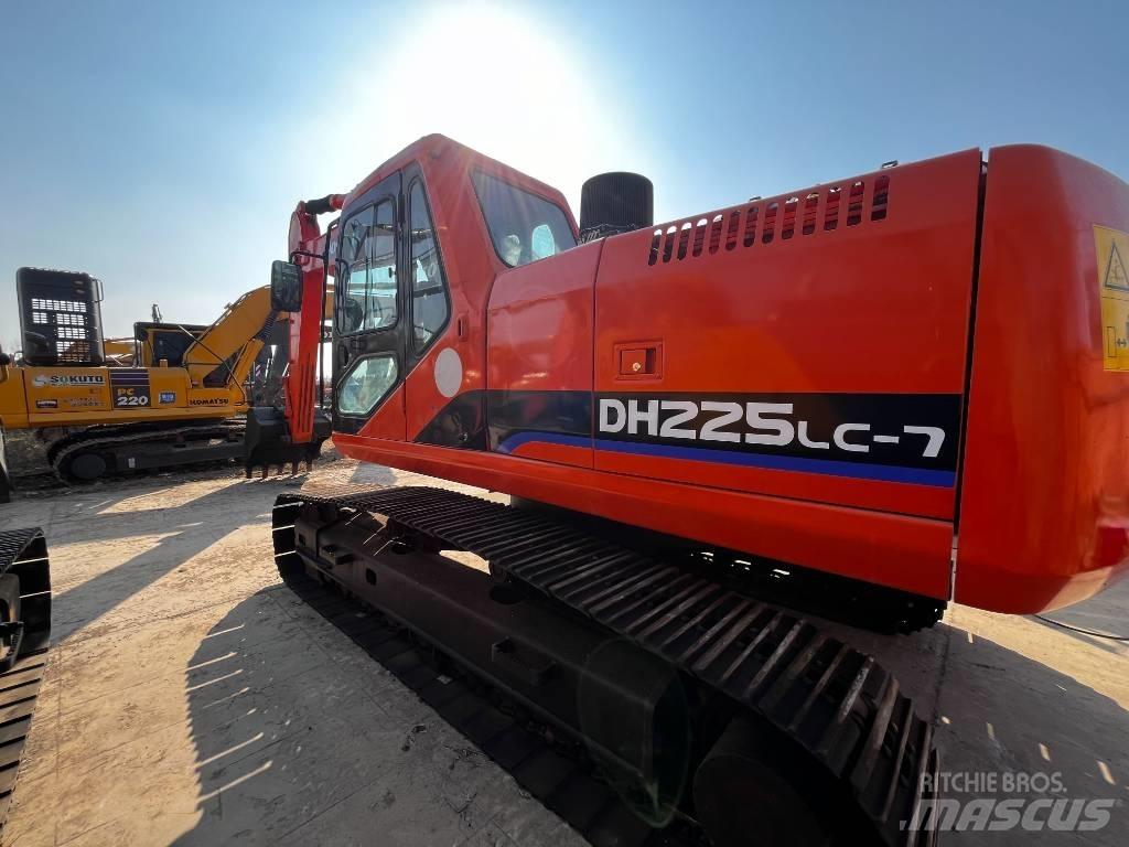 Doosan DH 225 LC-7 حفارات زحافة