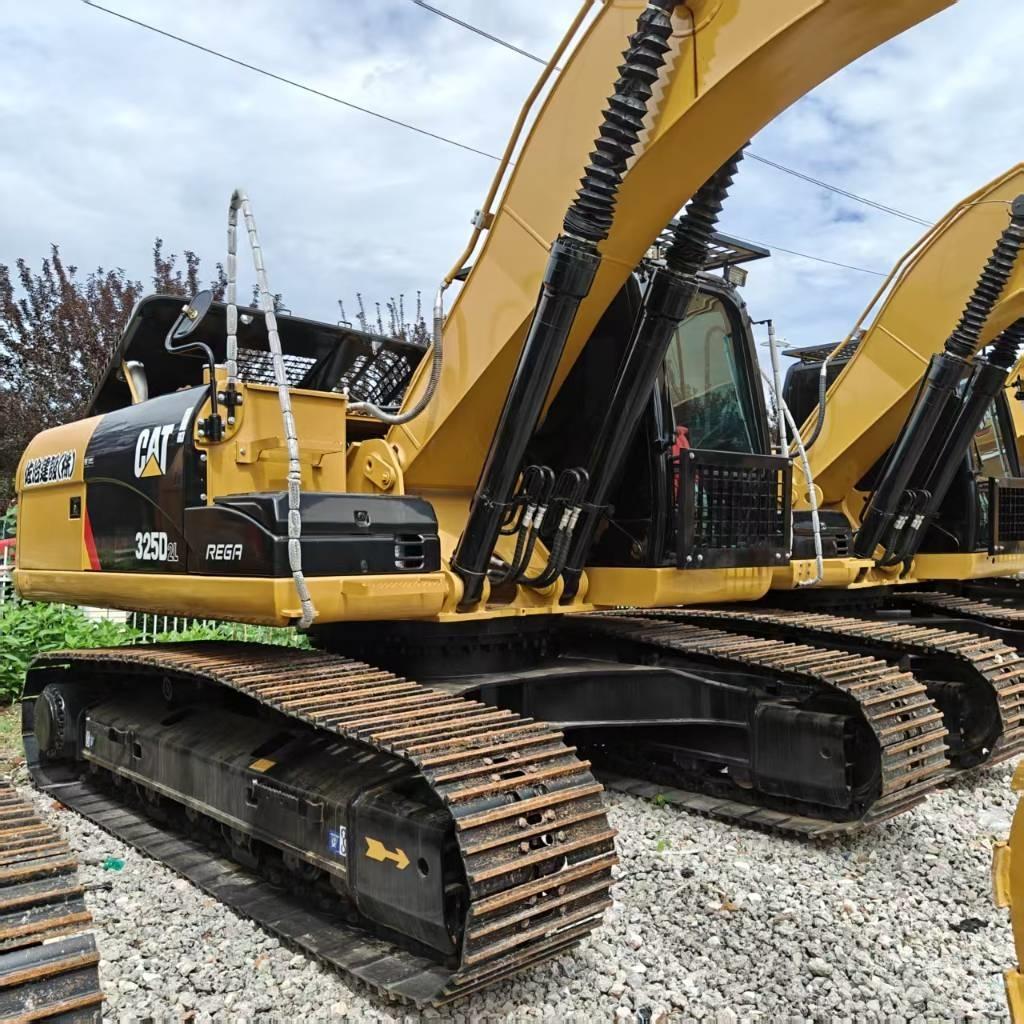 CAT 325D حفارات زحافة