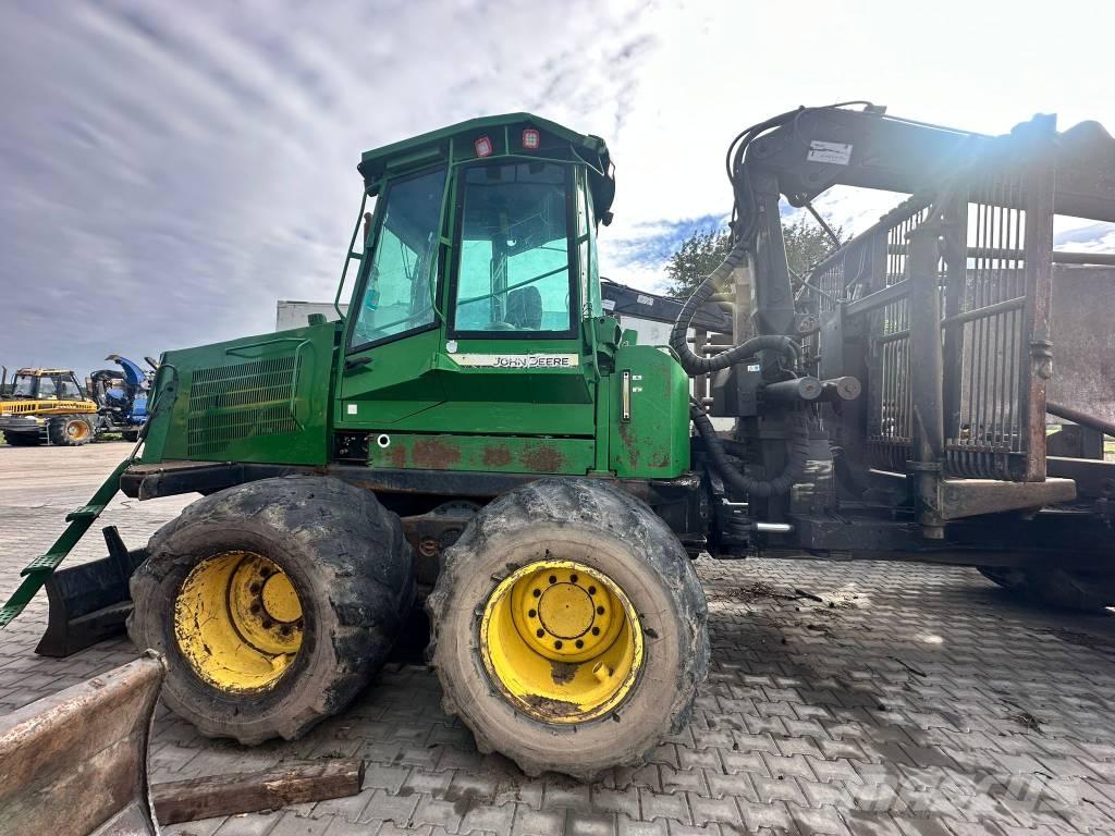 John Deere 1410D شاحنات