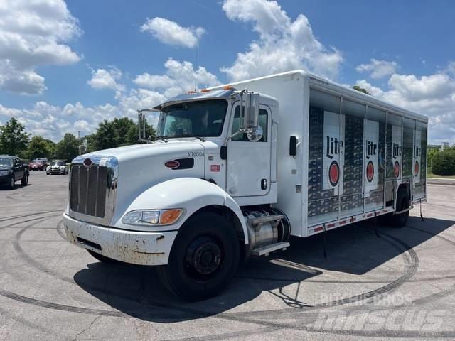 Peterbilt 337 شاحنات نقل المشروبات