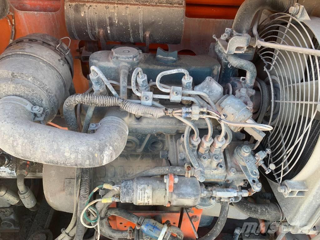 SkyJack SJ 6832 RT رافعات مقصية الشكل