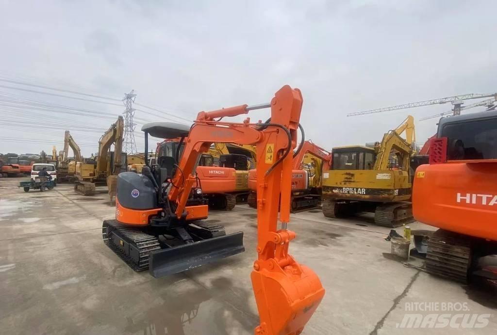 Hitachi 30 حفارات زحافة