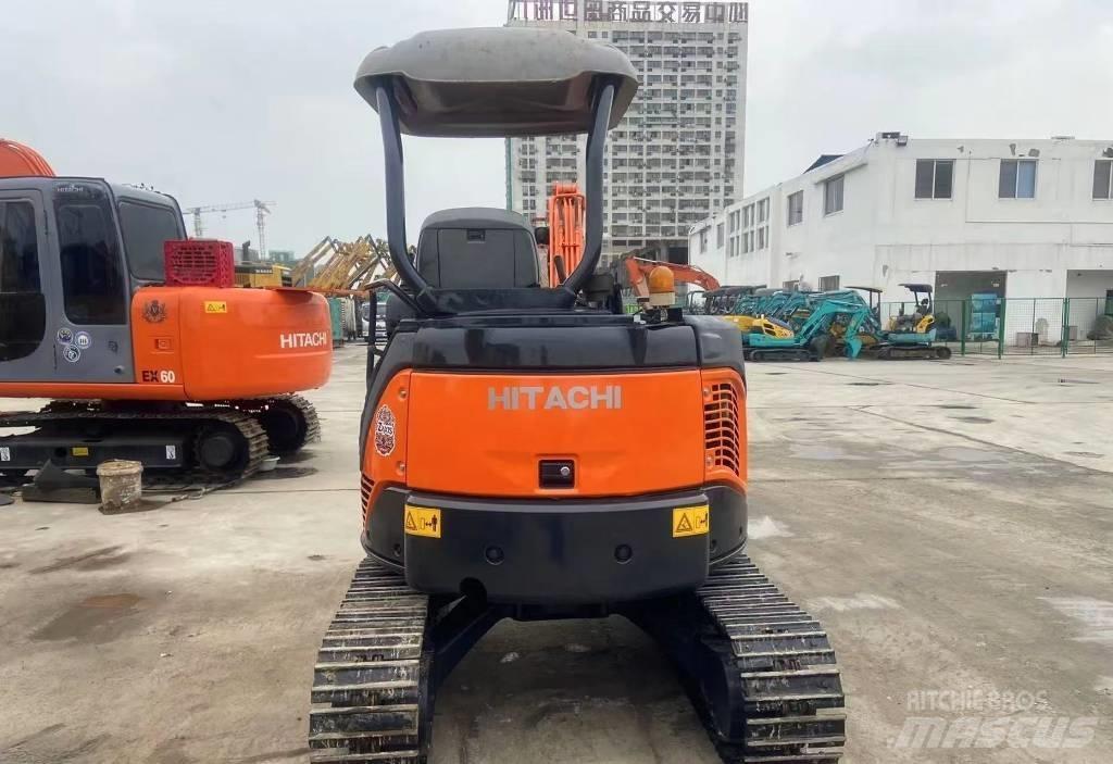 Hitachi 30 حفارات زحافة