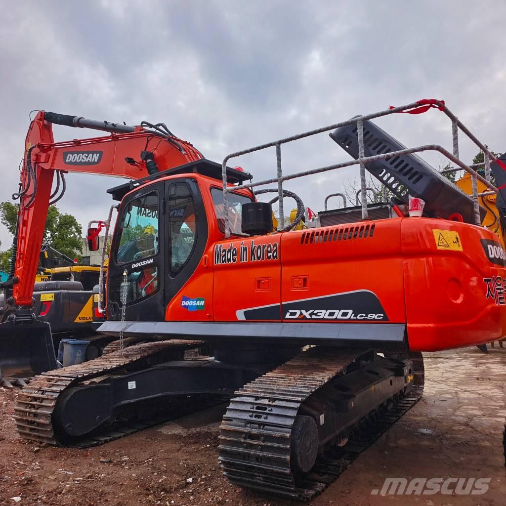 Doosan DX 300LC حفارات زحافة