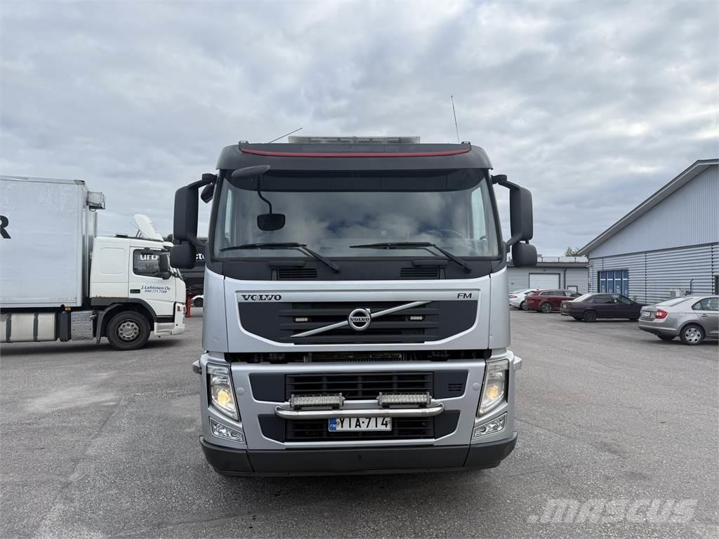 Volvo FM13 8X4 شاحنات قلابة