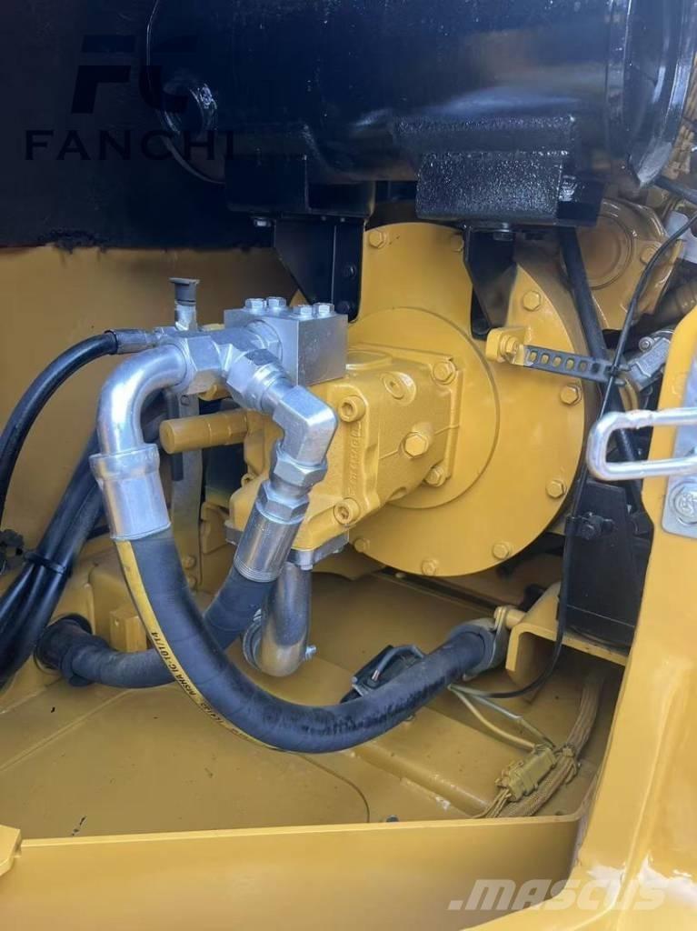 CAT 308E حفارات زحافة