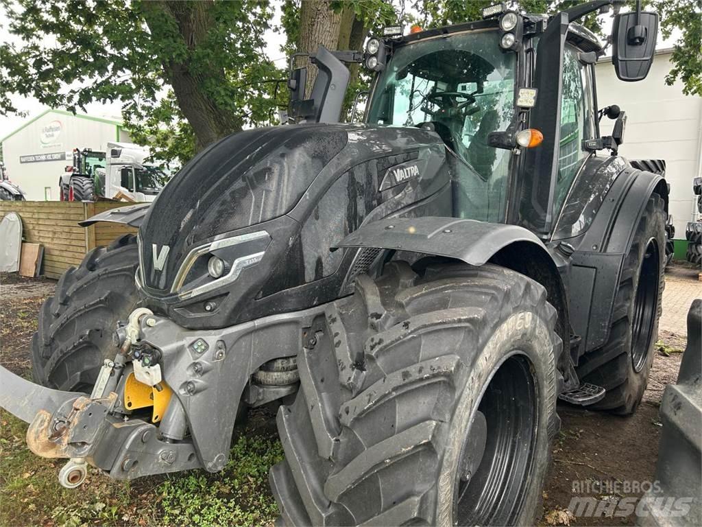 Valtra T 235 D الجرارات