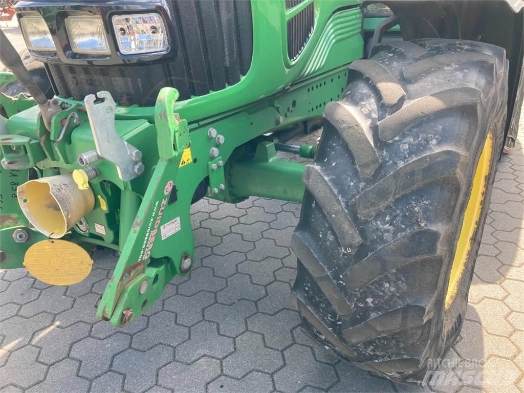 John Deere 6630 الجرارات