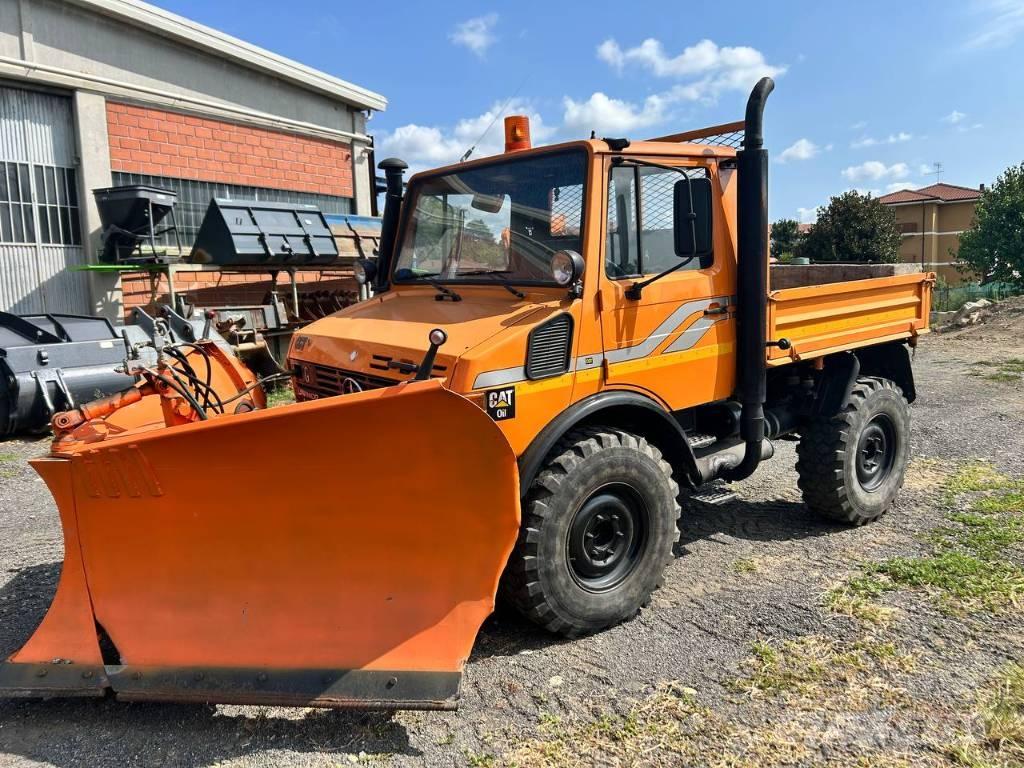 Mercedes-Benz unimog شاحنات ذات هيكل صندوقي