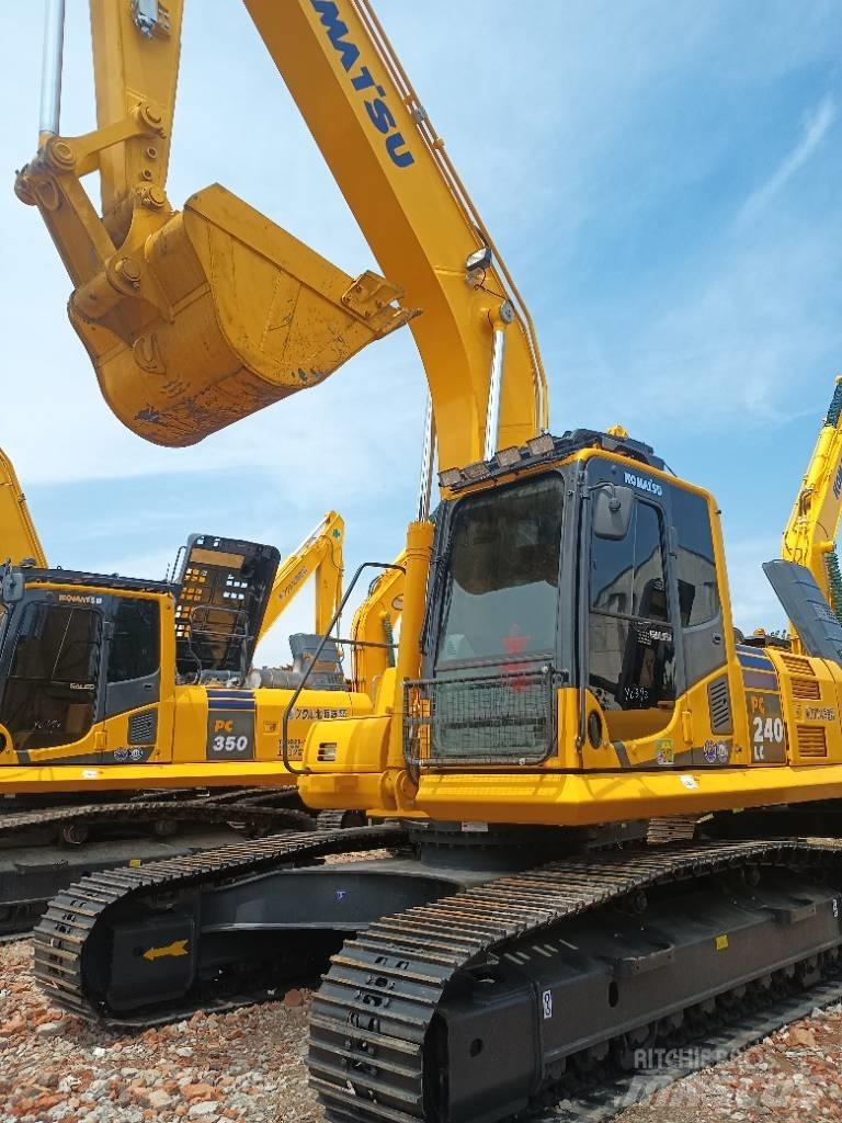 Komatsu PC 240 LC-8 حفارات زحافة